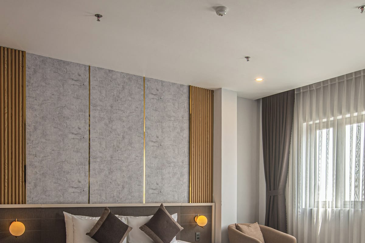 Luxury Room, City View