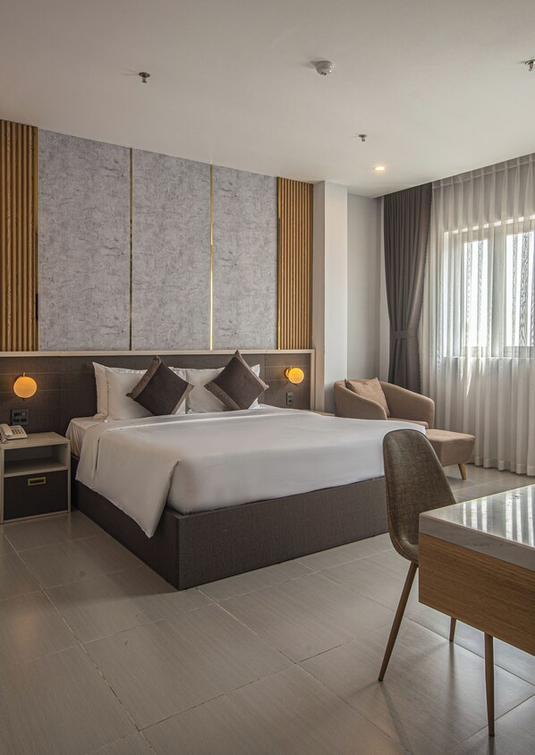 Luxury Room, City View - The Sun Hotel (Cai Khe)