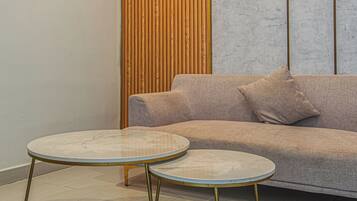 Luxury Room, City View | Interior