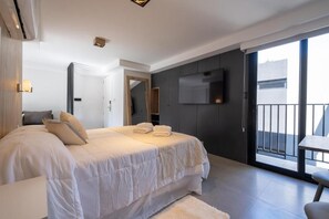 Habitación familiar, vista a la ciudad | Insonorización y wifi gratis 