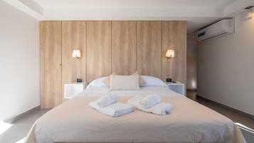 Comfort Quadruple Room, Balcony, City View