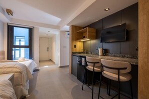 Chambre Quadruple Confort, balcon, vue ville