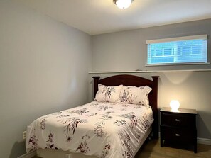 3 chambres, bureau, Wi-Fi gratuit, draps fournis