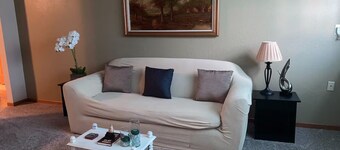 Charming 2-Bedroom Condo with AC — Walk to Downtown & VCSU