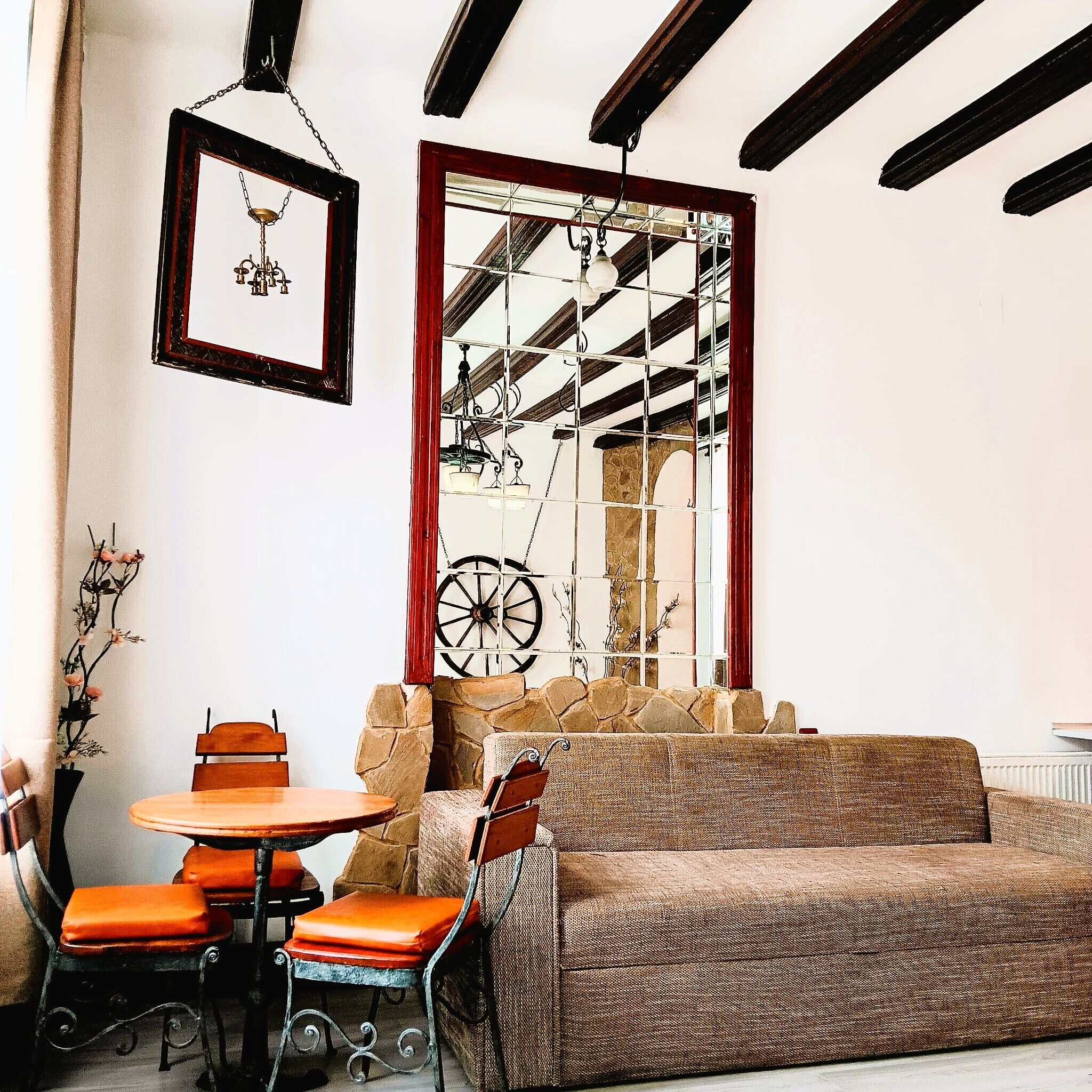 Monolocale familiare, vista città | Area soggiorno