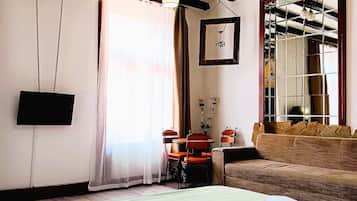 Family Studio, City View | Interior