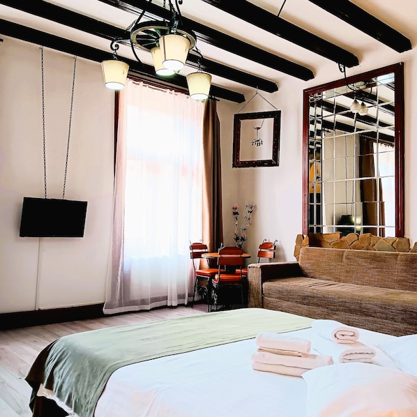 Family Studio, City View | Interior - Noemi Old Town (Brașov)