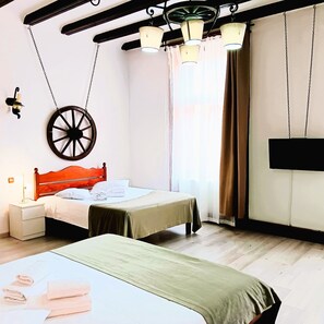 A bedroom with a wooden bed, a round wall clock, a bedside table with a lamp, and a large window with curtains. - Noemi Old Town (Brașov)