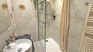 Bathroom - Apartment for 4 people - Air conditioning - Swimming pool  et  tennis in residence - WiFi - Sainte... (STE MAXIME)