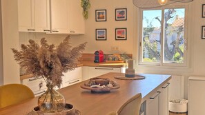 Dining - Apartment for 4 people - Air conditioning - Swimming pool  et  tennis in residence - WiFi - Sainte... (STE MAXIME)