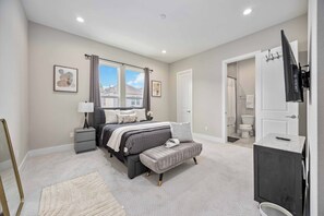 Room - PATIO ~ TOWNHOME 3B 2.5BA ~ COTTAGE GROVE ~ HTX (Houston)