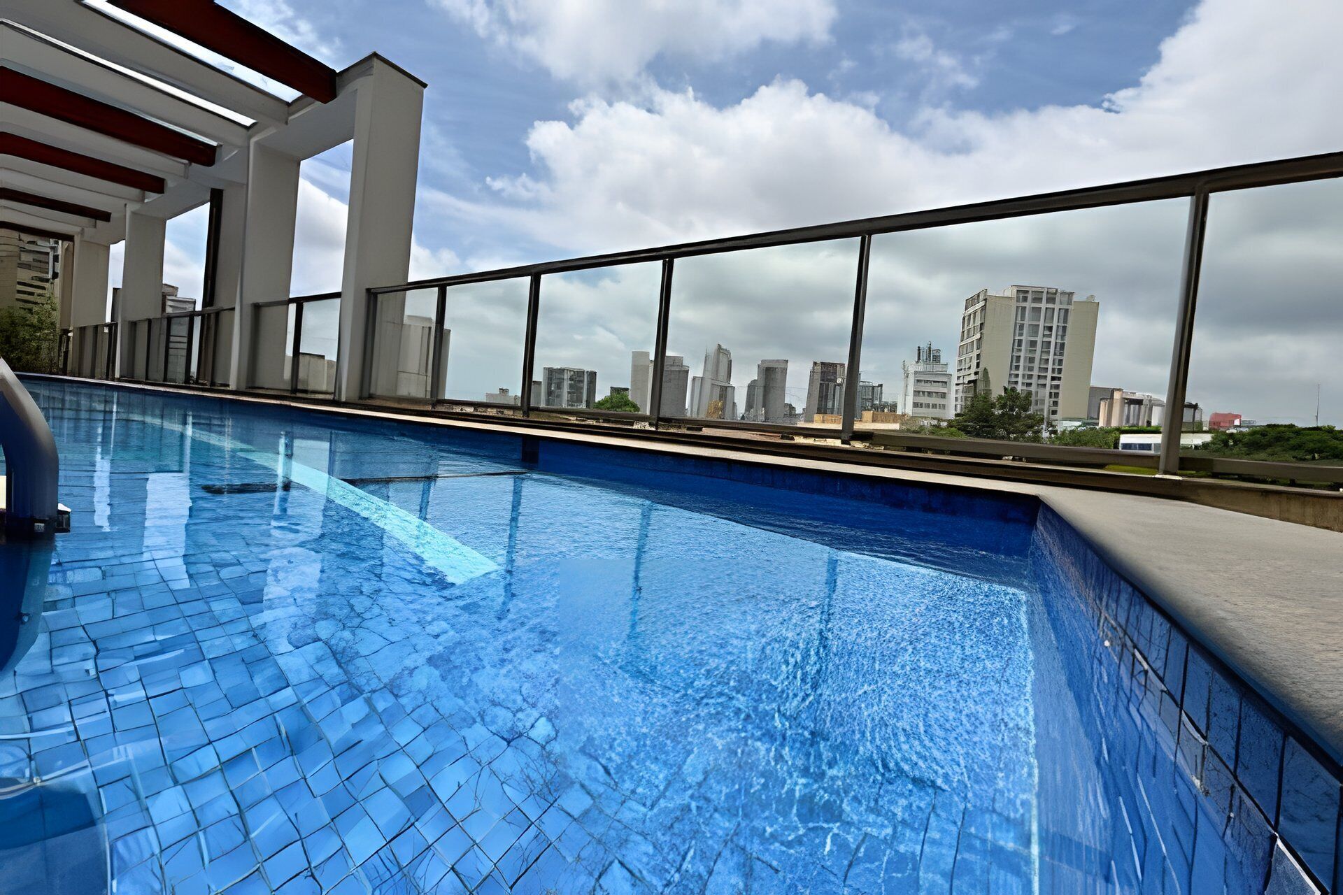 Apartamento econômico | Piscina | Piscina interna