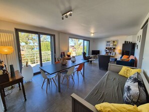 Living area - Beautiful villa, sea view, swimming pool, WIFI (ST MANDRIER SUR MER)