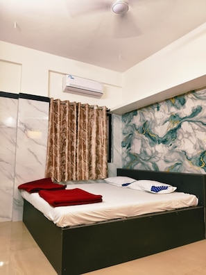 Deluxe Room - Guru Mauli Yatri Nivas (Jaysingpur)