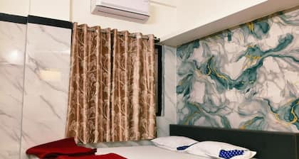 Guru Mauli Yatri Nivas