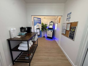 Interior - Sunshine Inn (Holiday)