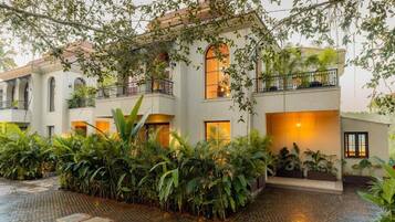 Deluxe Villa | Exterior