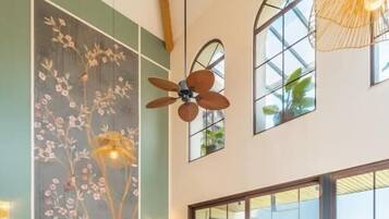 Deluxe Villa | Living area