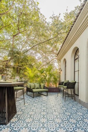 Deluxe Villa | Outdoor dining - ELIVAAS Villa Verdea 4-BHK Luxury Villa (Guirim)