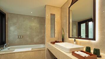Villa, Garden View | Bathroom