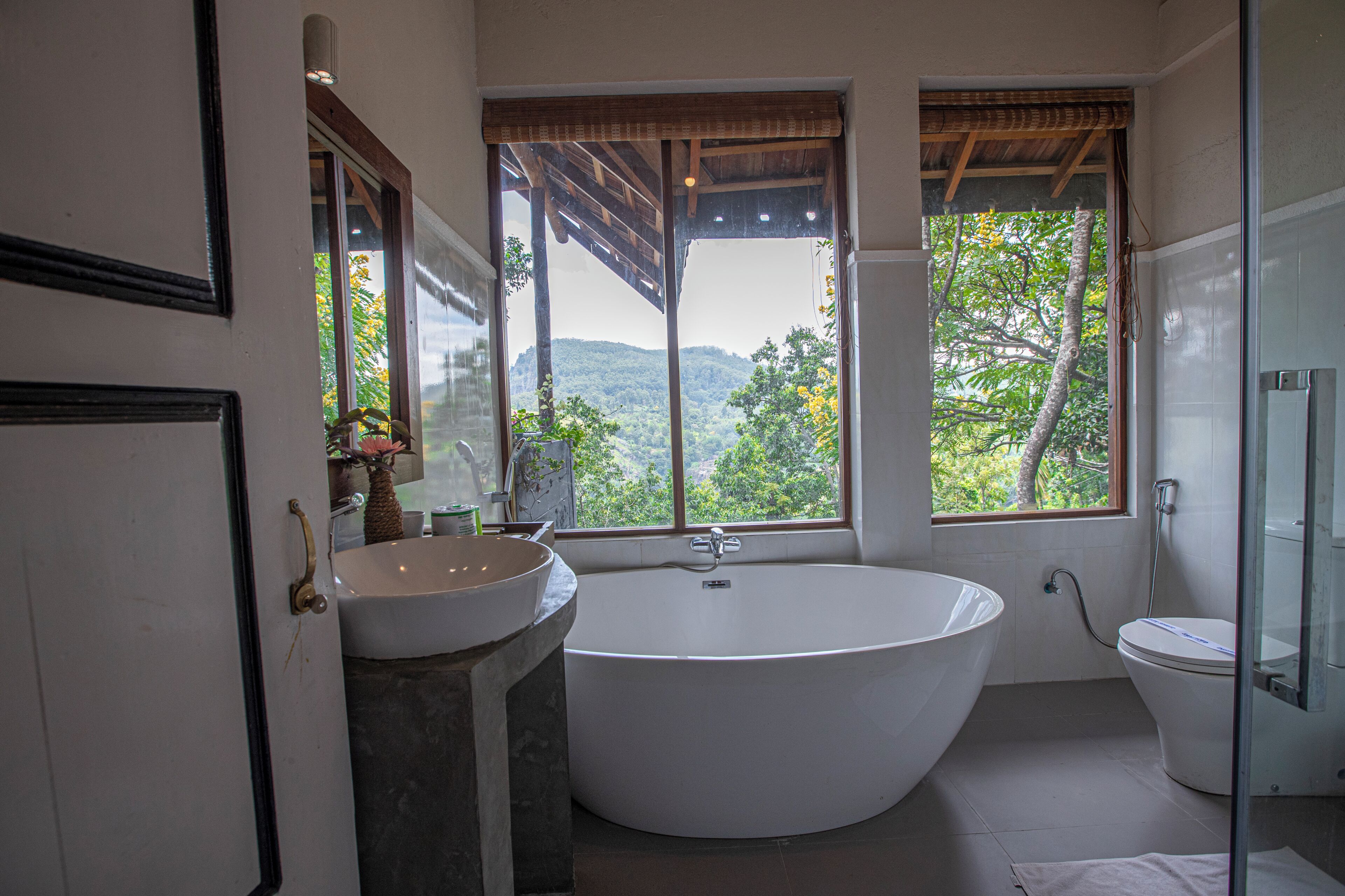 Superior Double Room, Balcony, Mountain View | Bathroom