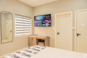 Room - Blue Haven Suite at Black Pineapple Cottages (Cedar Grove)