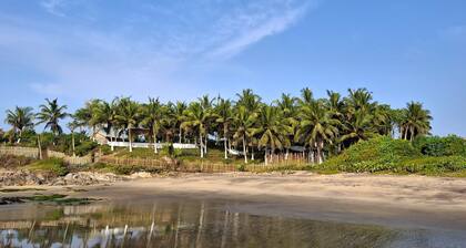 Cozy 1-bedroom house in peaceful Mumford with Sea-view