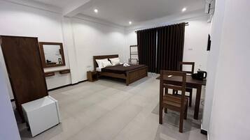 Deluxe Double Room, Balcony, Garden View