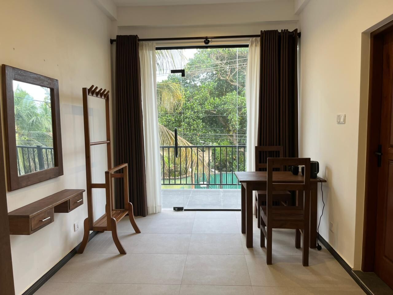 Chambre Deluxe double, balcon, vue sur le jardin | Intérieur