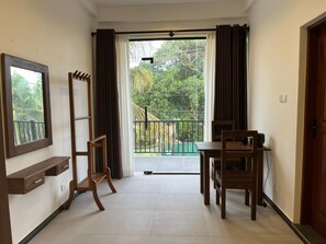 Deluxe Double Room, Balcony, Garden View | Interior - AB Villa (Hikkaduwa)