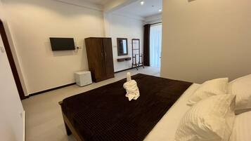 Deluxe Double Room, Balcony, Garden View
