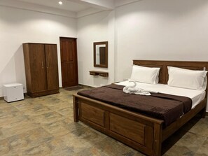 Deluxe Double Room, Balcony, Garden View