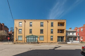 Exterior - Carnegie Getaway • Close to Pittsburgh Attractions (Carnegie)