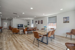 Dining - Carnegie Getaway • Close to Pittsburgh Attractions (Carnegie)