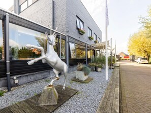 Property grounds - House in Kaag with rooftop terrace and spa bath. (Kaag)