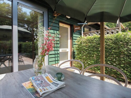 Cozy family bungalow in the greenery.