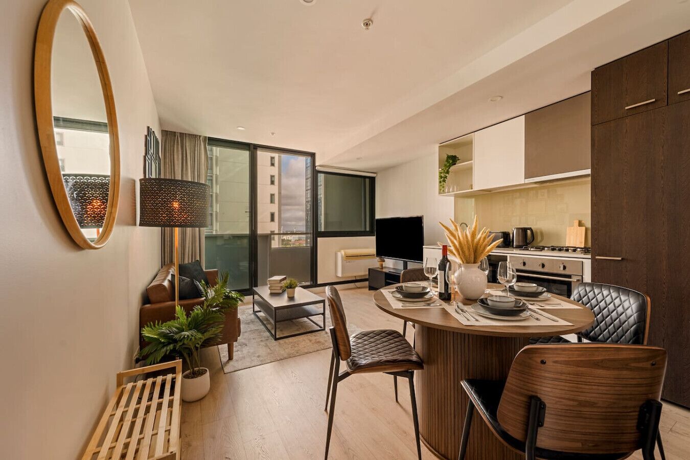 المنشأة من الداخل