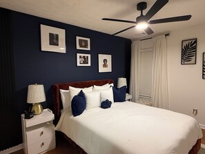 Iron/ironing board, WiFi, bed sheets - ICON. House by DavDeme Luxury Stays (Union City)