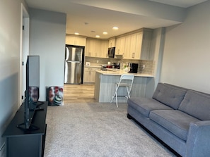 Living area - New Cozy 1 BR 1 Bath, 2 Guest (Calgary)