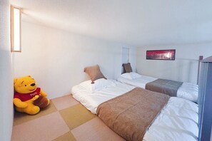 1 bedroom, free WiFi, bed sheets - 6 minute walk from Hanazonocho Station|close to 难波心斋桥|Direct access to Umeda Guanxi Airport|1F 层层LOFT46 sq.m.|Friends Inn Yuju 101 Hanazonocho (Osaka)