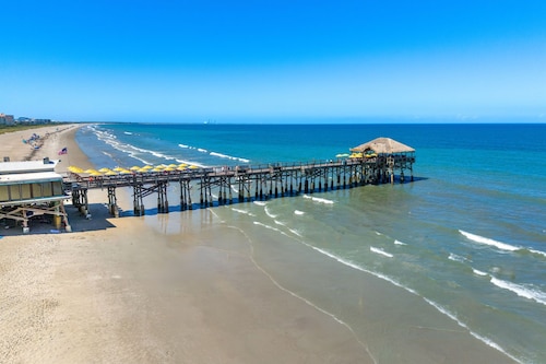 Ola Grande - Beachside Condos with Pool next to Cocoa Beach Pier