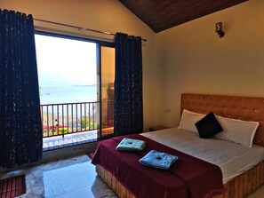 Luxury Double Room - Vikas Boat Club & Resort (Mawal)
