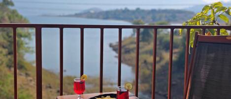 Luxury Room | Outdoor dining