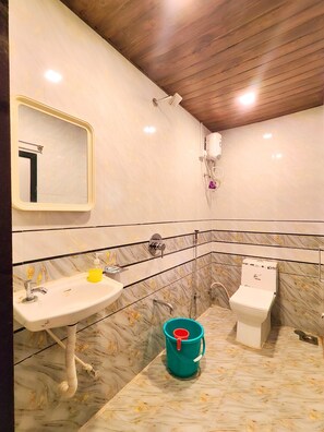 Bathroom - Vikas Boat Club & Resort (Keware)