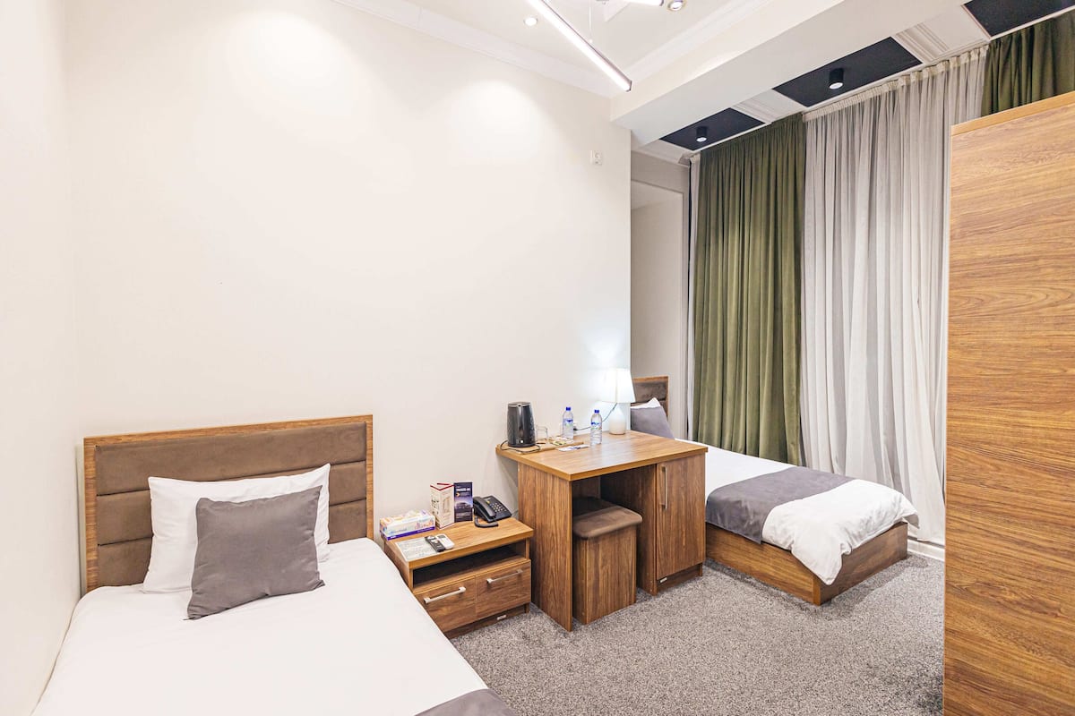 Habitación estándar con 2 camas individuales, vista a la ciudad