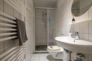Doppelzimmer, Parkblick | Badezimmer