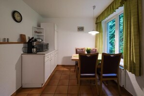 House, Park View | Tempat makan