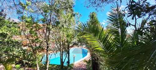 Spacious villa with pool, sleeps 10, at the foot of Mount Etna, 20 km from Catania