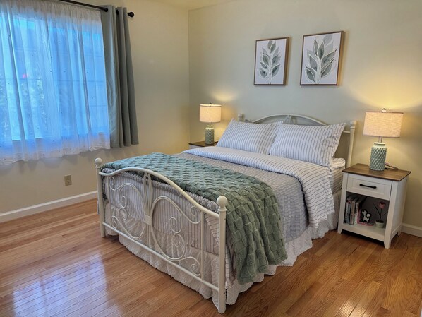 3 bedrooms, iron/ironing board, free WiFi, bed sheets