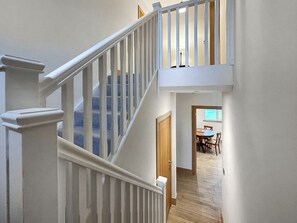 Interior - The Annexe - UK51362 (Dollar)